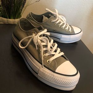 Sz 5 green canvas platform Converse